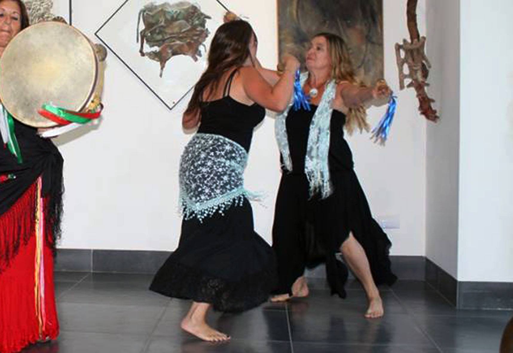 Caterina Stasino e Ilaria Cipolletta durante la performace di luglio 2017 presso Atelier Controsegno